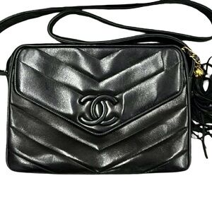 Sold‼️Chanel Chevron Black Leather Crossbody Bag